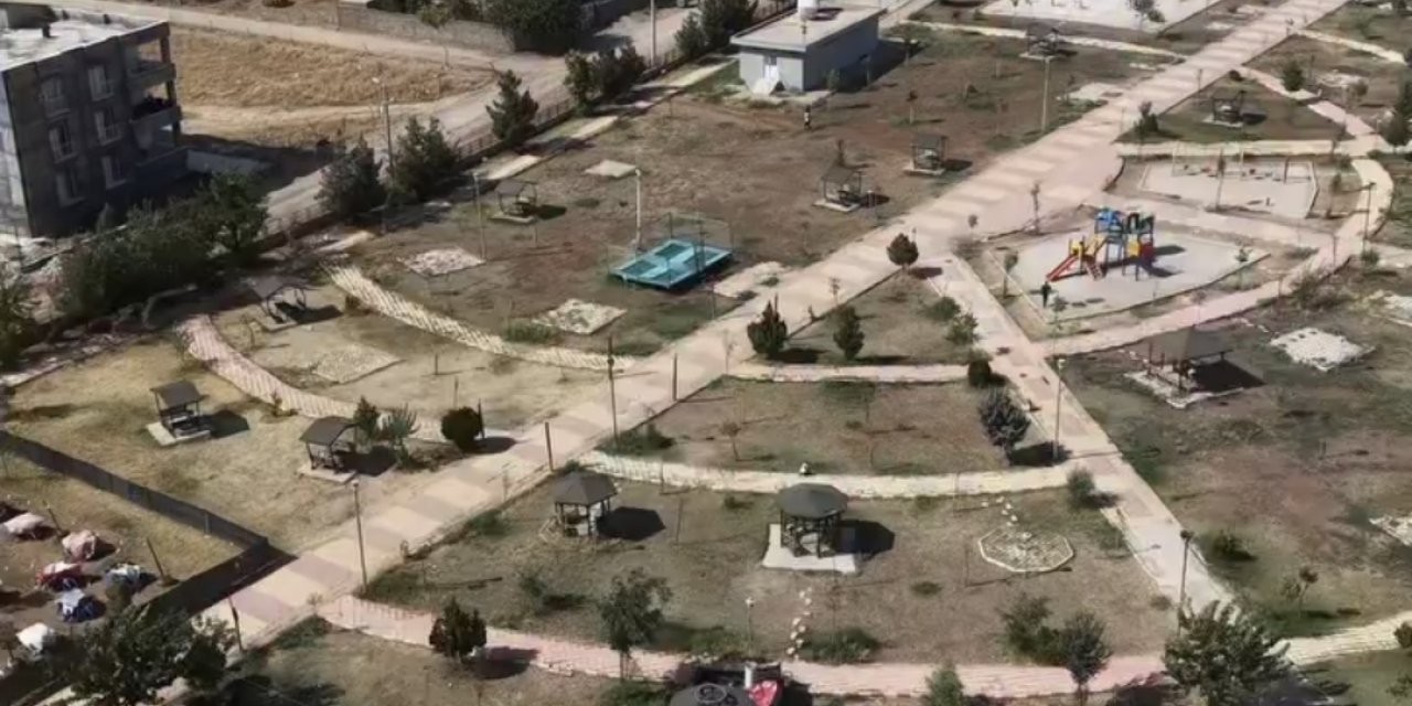 Silopi’de Parklar Baştan Sona Yenileniyor