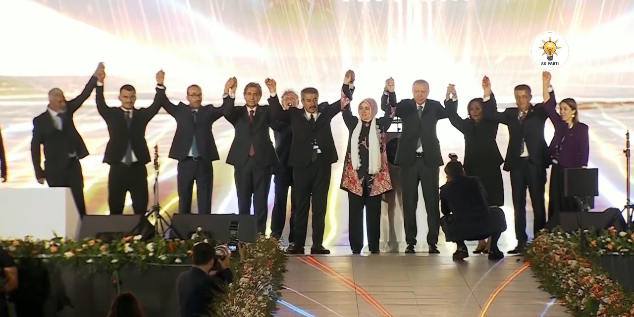 Şırnak İdil’de siyasi dengeleri değiştiren gelişme: Belediye Başkanı AK Parti’ye katıldı