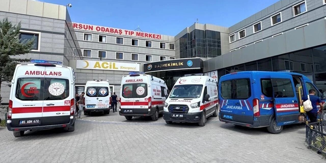 Van Gölü’ne giren 2 kardeş hayatını kaybetti