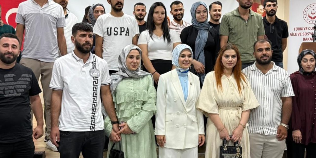 Evlilik Kredisi Alan Gençlere 3 Yeni Destek Açıklandı: Çeyiz, İŞKUR ve TOKİ