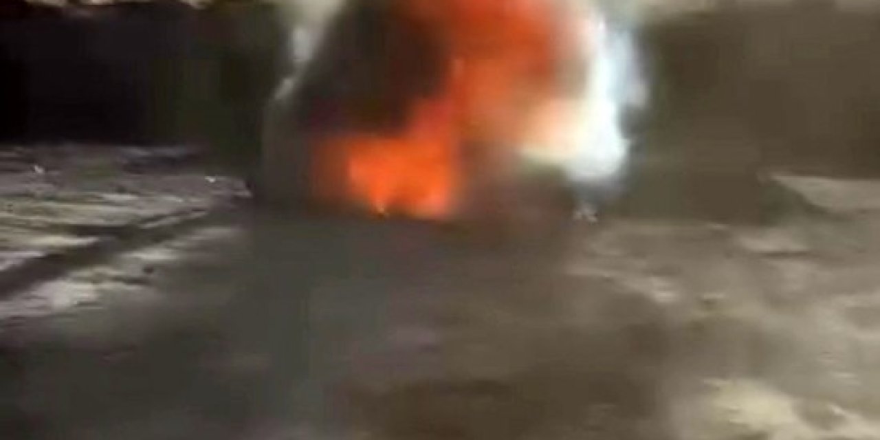 Siirt’te şantiyede iş makinesi alev alev yandı