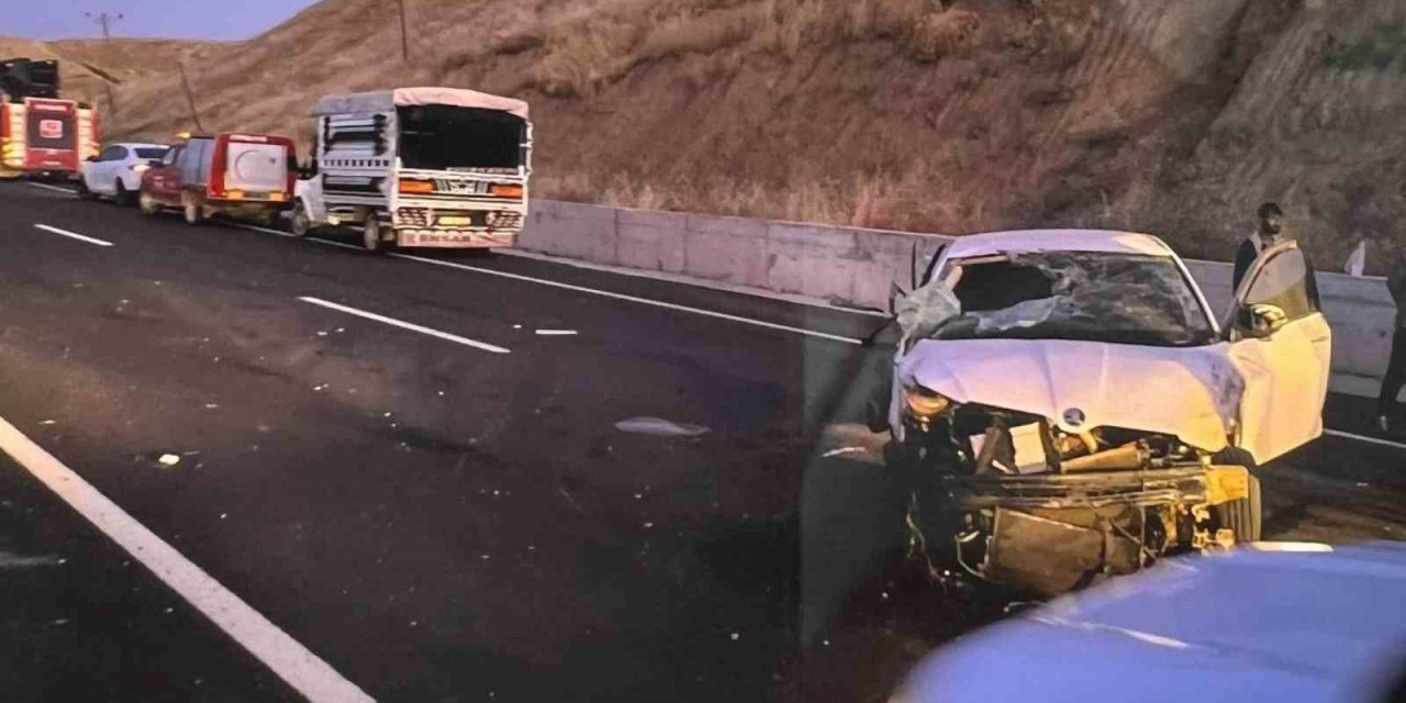 Otomobil Takla Attı: 2’si Ağır 6 Yaralı