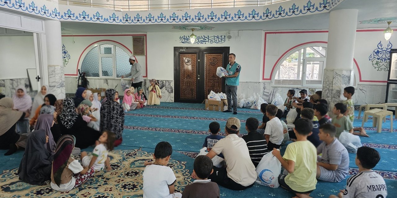 Cansuyu Derneği Cizre’deki Kur’an Kursu Öğrencilerinin Yüzlerini Güldürdü