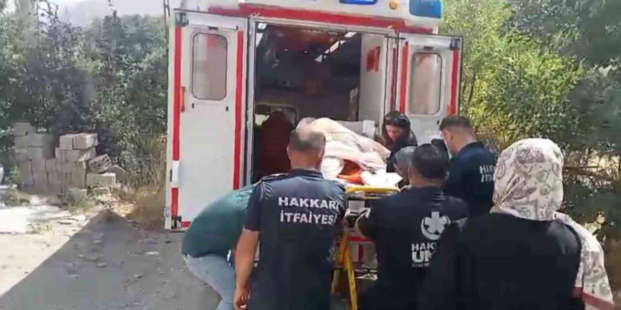 Hakkari’de 140 kiloluk hasta için ekipler seferber oldu