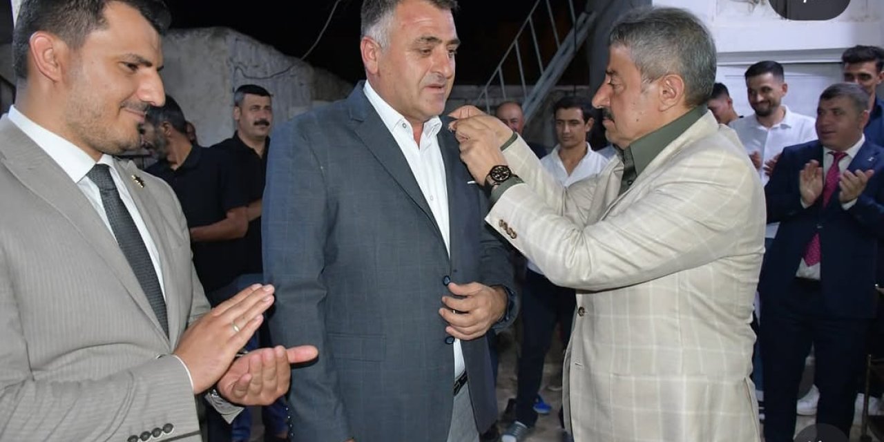 Şırnak'ta bir partinin ilçe başkanı Ak Parti'ye geçti