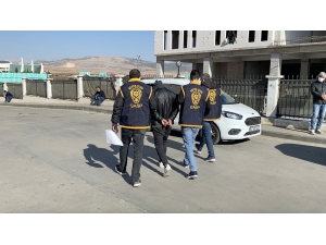 GÜNCELLEME - Adıyaman'da bir marketten silahlı soygun yapmak isteyen zanlı tutuklandı