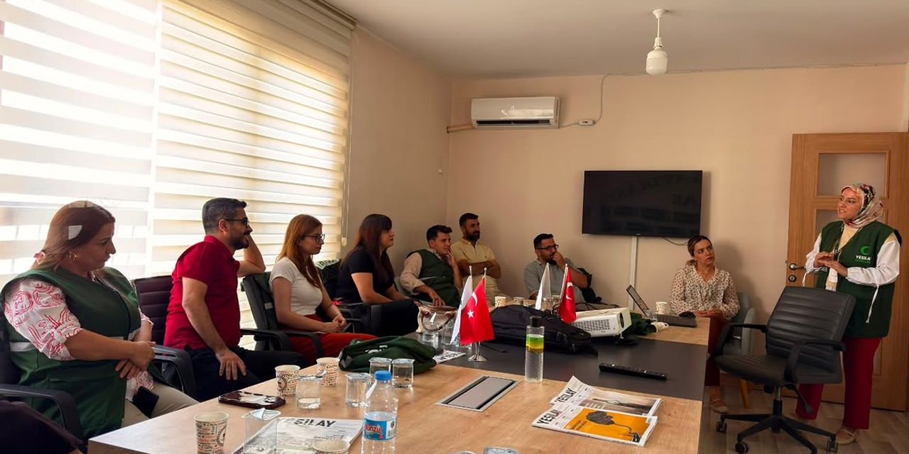 Yeşilay Şırnak’ta bağımlılıkla mücadele için gönüllüleri bilinçlendiriyor