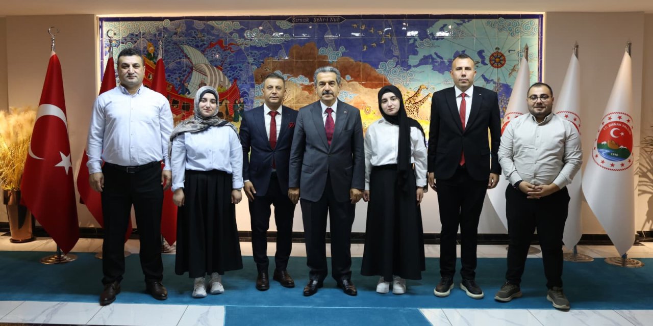 Tıp fakültesini kazanan ikiz kardeşler Şırnak Valisi Ekici’nin konuğu oldu