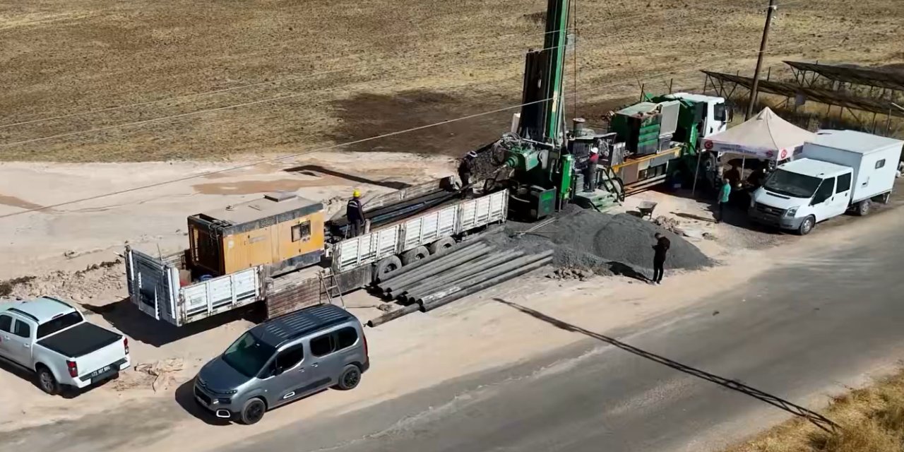 İdil Tepe Köyü’nde Su Sevinci: 244 Metrelik Sondajdan Su Çıktı