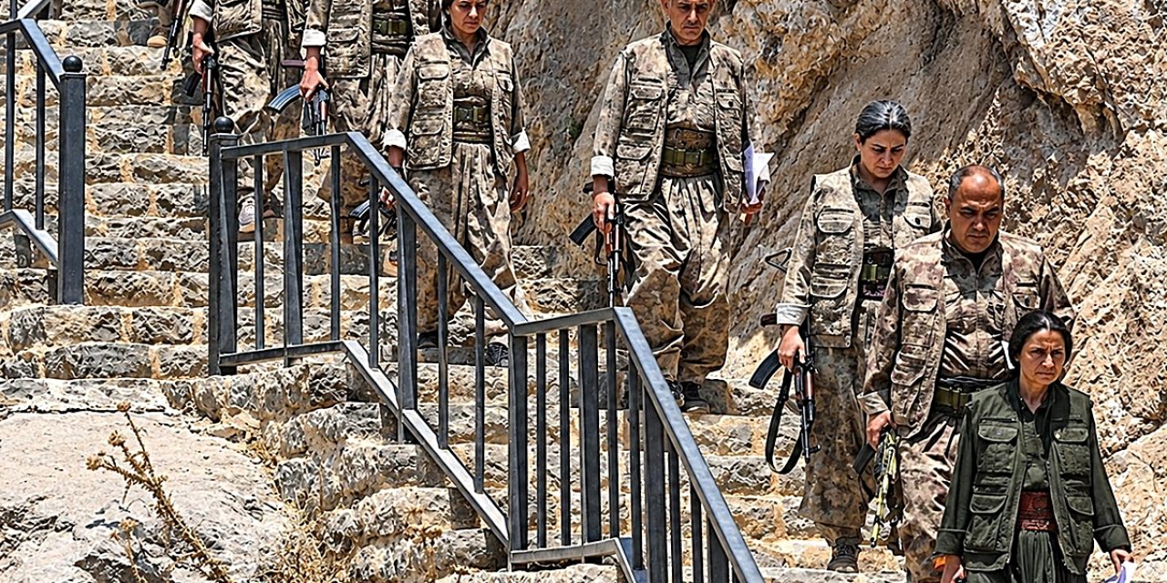 PKK Bağlantılı Gruplar Silahlarını Devlete Teslim Edecek