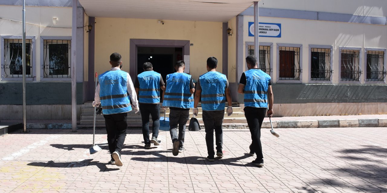 Şırnak’ta Denetimli Serbestlik Yükümlülerinden Okullara Destek