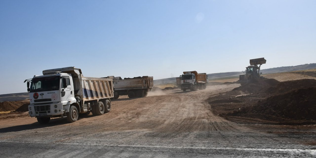 Cizre-Silopi yolunda çalışmalar sürüyor: 17 kilometrelik bölüm tamamlandı