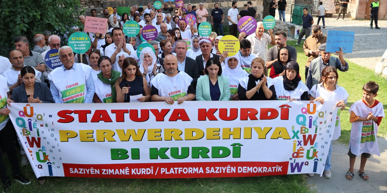 Cizre’de “Kürtçe’ye Statü ve Kürtçe Eğitim” Talebiyle Yürüyüş