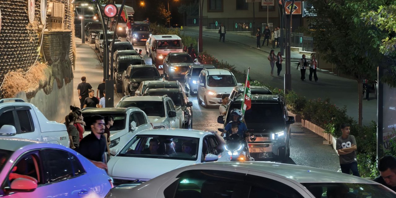 Şırnak’ta Amedspor galibiyet kutlamaları maç bitmeden başladı