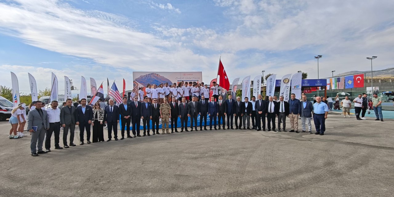 Şırnak’ta 5. Uluslararası Cudi Cup Tenis Turnuvası başladı!