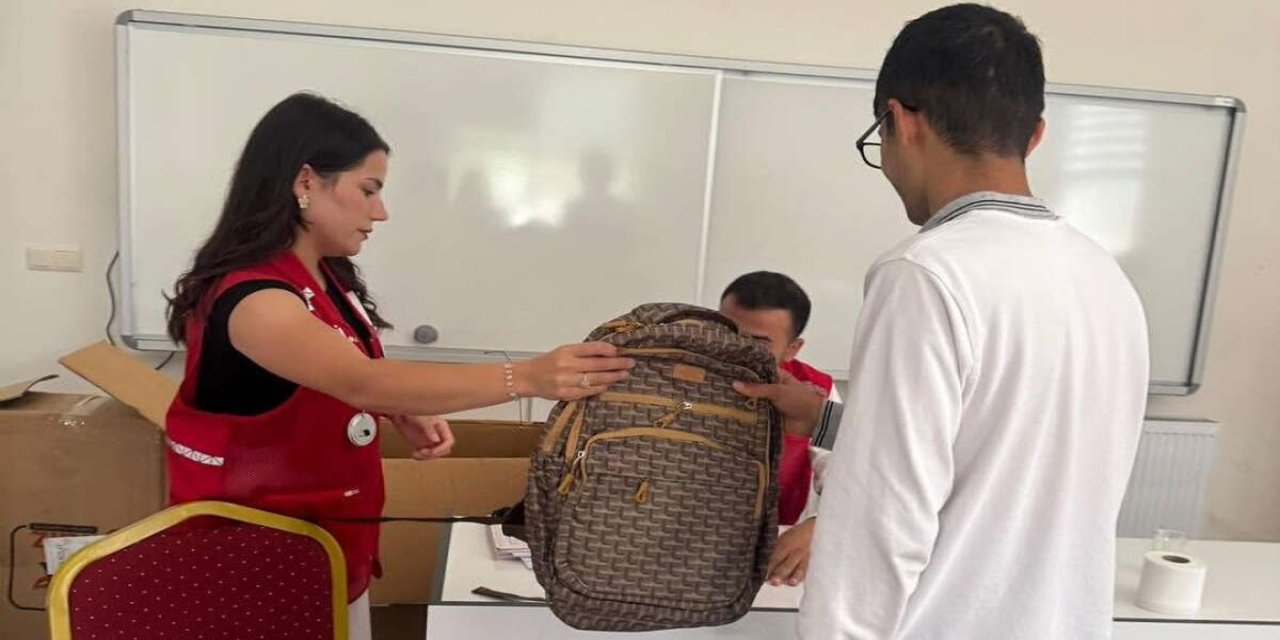 Türk Kızılay’dan Öğrencilere Kırtasiye Desteği
