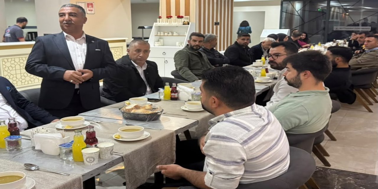 Sağlık-Sen heyeti Beytüşşebap'ta sağlık çalışanlarıyla buluştu