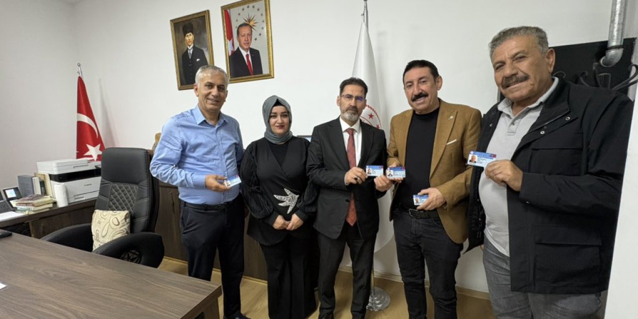 Şırnak’ta Halk Ozanları ve Şairlere Kültürel Miras Kartı Verildi