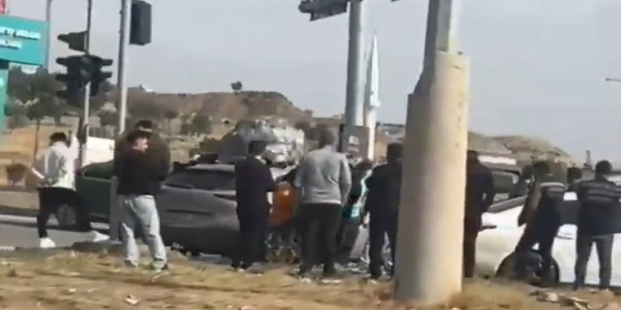 Şırnak Üniversite Kavşağı’nda Maddi Hasarlı Kaza
