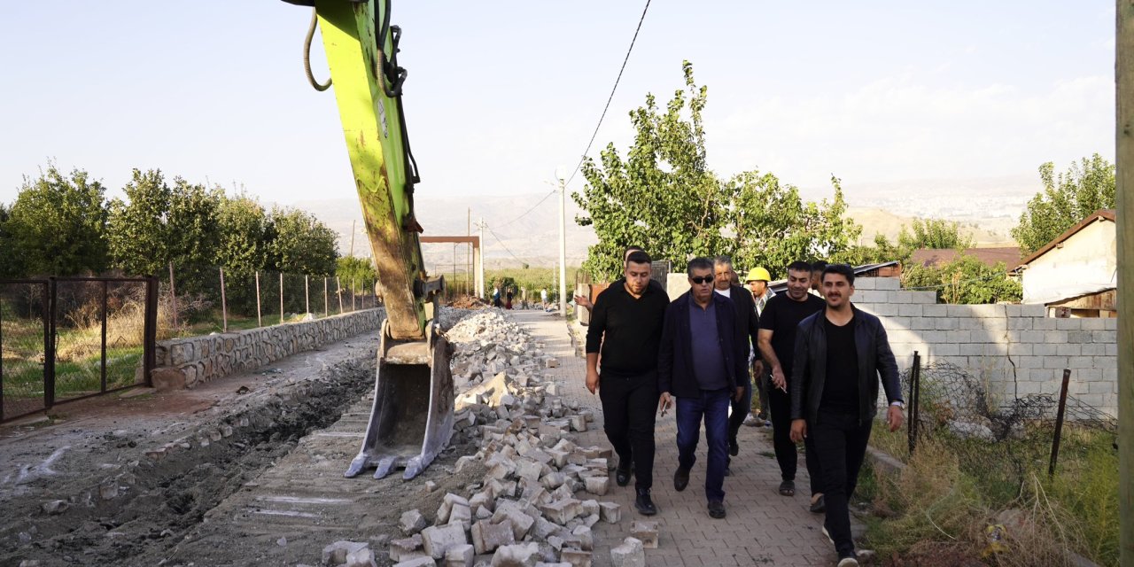 Başkan Yarka, Şırnak’ta Mahalleleri Gezerek Çalışmaları Yerinde İnceledi