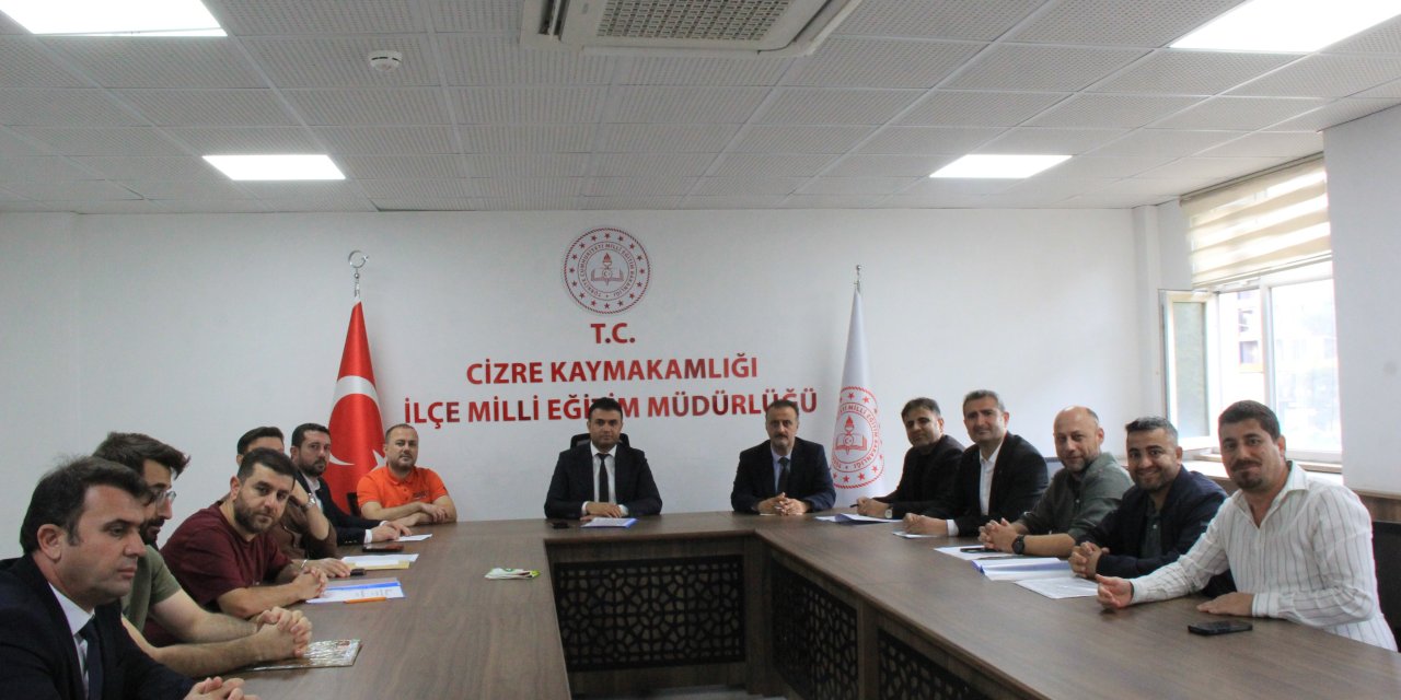 Cizre’de Taşımalı Eğitim Toplantısı: Öğrenci Güvenliği Ön Planda