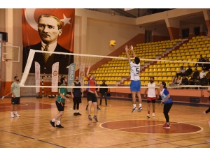 Şehit öğretmen Aybüke Yalçın anısına düzenlenen voleybol turnuvası tamamlandı