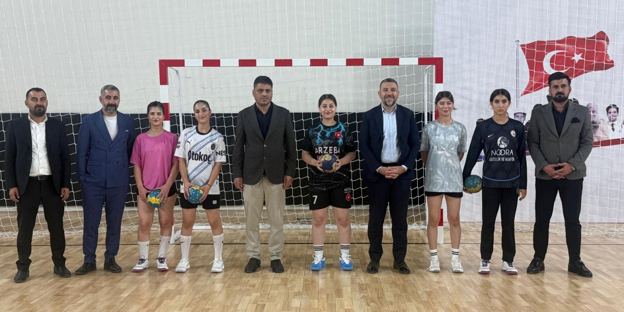 Cizre TSO Başkan Adayı Mehmet  Muad Elçiİ'den Cizre  Yıldızlar Spor  Kulübü'ne  Ziyaret