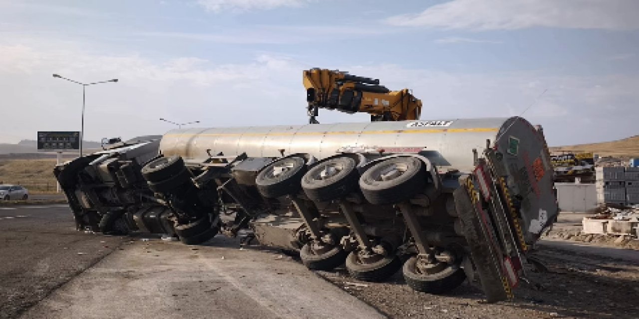 Şırnak’ta Tanker Devrildi: 1 Yaralı