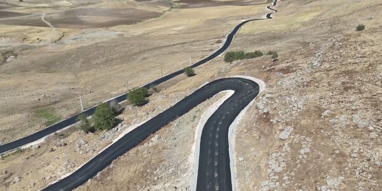 Şırnak’ta Köyler İçin Çalışmalar Sürüyor: 4,2 Kilometrelik Asfalt Yol Tamamlandı