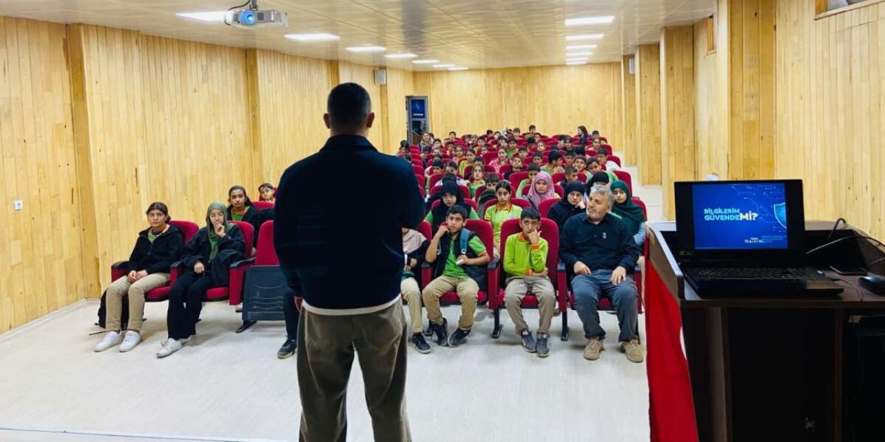 Şırnak’ta Öğrencilere Siber Güvenlik Eğitimi Verildi