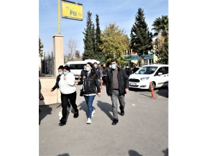 Şanlıurfa'da uyuşturucu operasyonunda yakalanan 5 şüpheliden 3'ü tutuklandı