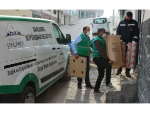 Şanlıurfa'da ihtiyaç sahiplerine soba yardımı yapılıyor