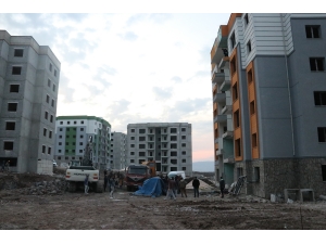 Şanlıurfa'da inşaatın 5. katından düşen işçi hayatını kaybetti