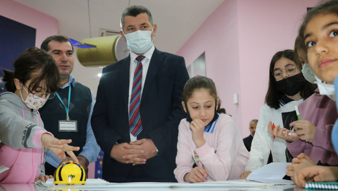 Milli Eğitim Müdürü Özdemir, Cizre’de Okulları Gezdi
