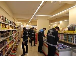 Şanlıurfa'da zabıta ekipleri marketleri denetledi