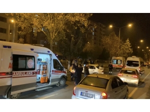 Adıyaman'da yolcu otobüsü ile otomobilin çarpıştığı kazada 3 kişi yaralandı