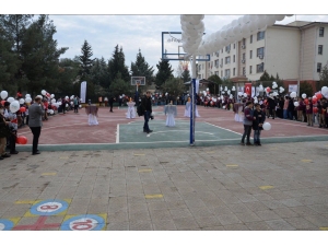 Şanlıurfa'da spor salonu ve basketbol sahasının açılışı yapıldı