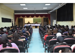 HRÜ akademisyenleri Siverek'te öğrencilerle buluştu