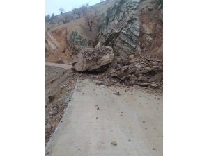 Sason'da heyelan nedeniyle kapanan grup köy yolu ulaşıma açıldı