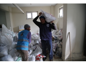 Şanlıurfa'dan İdlib'e insani yardım