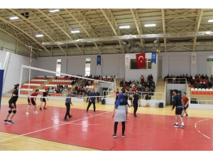 Gercüş'te voleybol turnuvası düzenlendi