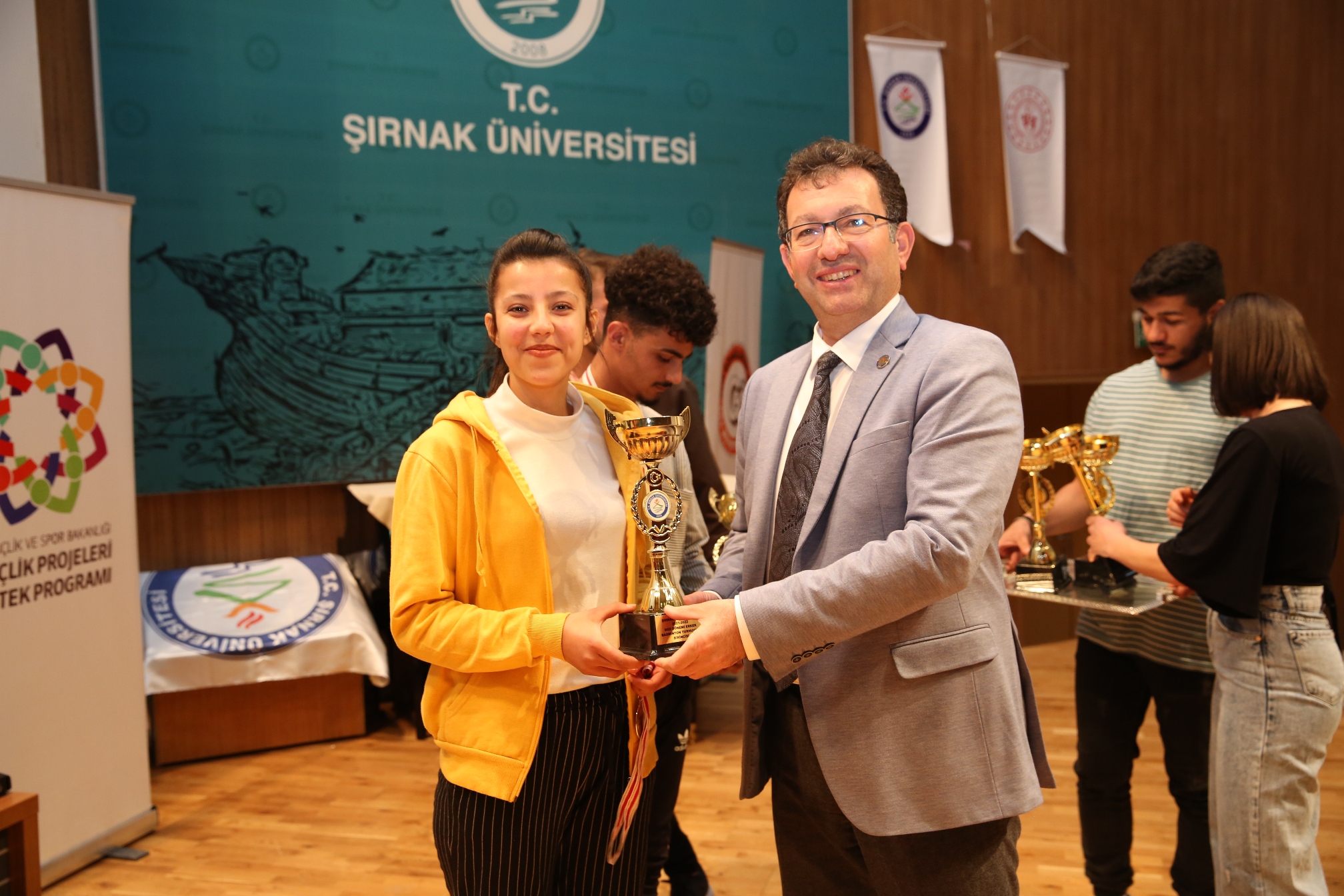 Şırnak Üniversitesi’nde Güz Turnuvası Ödül Töreni