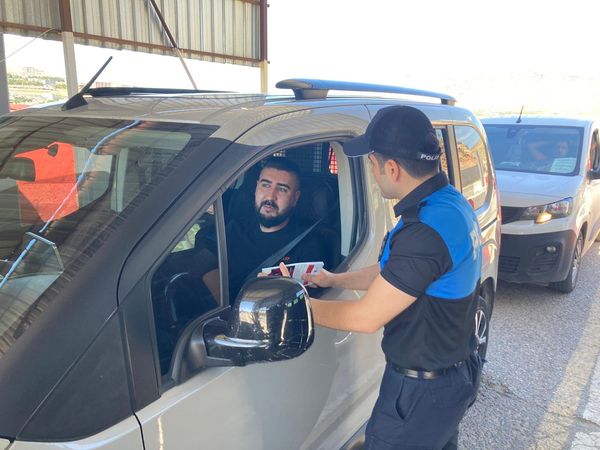 ŞIRNAK EMNİYET MÜDÜRLÜĞÜ BİLGİLENDİRME ÇALIŞMALARINI ARALIKSIZ SÜRDÜRÜYOR