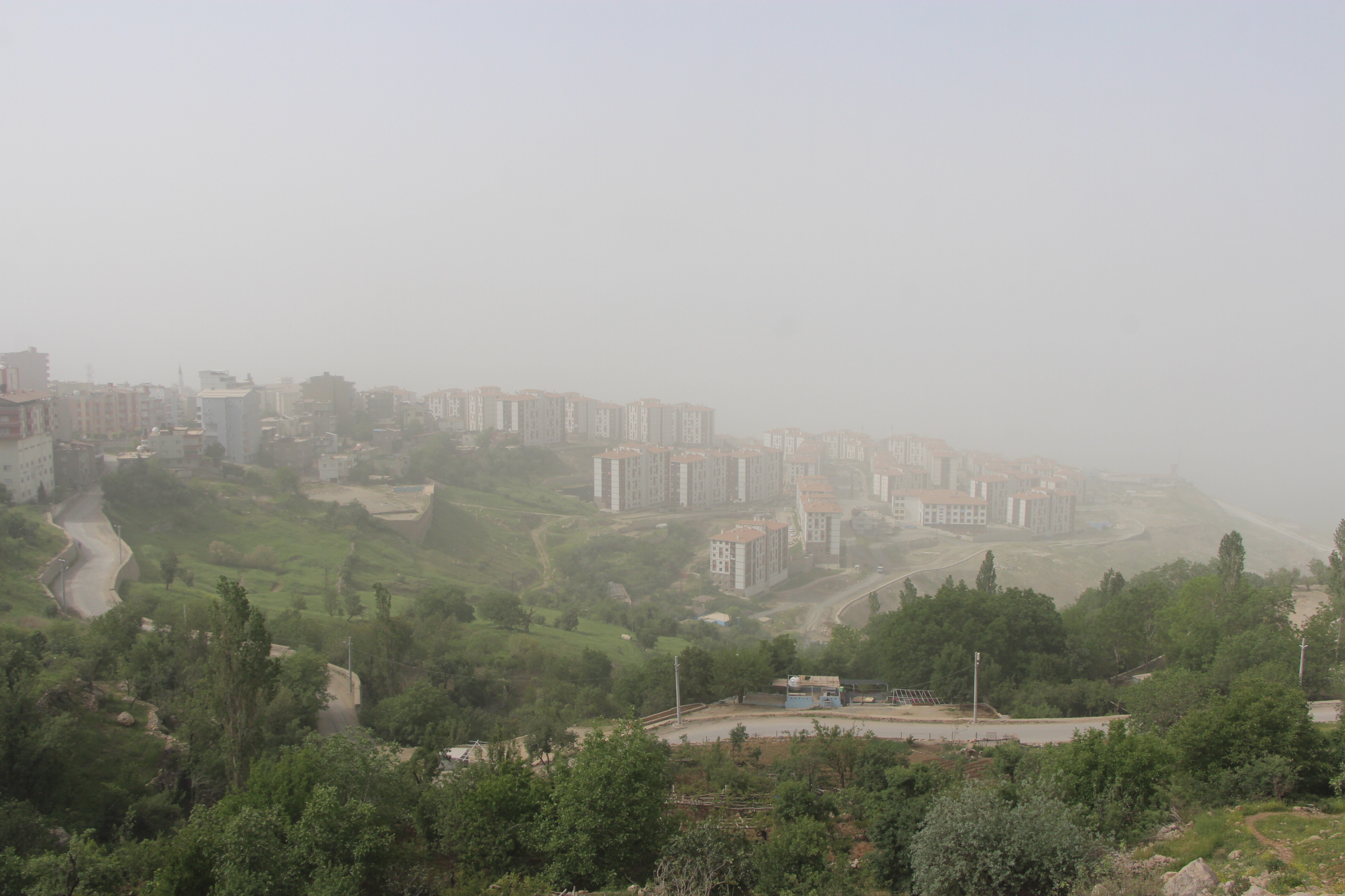 Şırnak’ta Suriye kaynaklı toz taşınımı etkili oldu