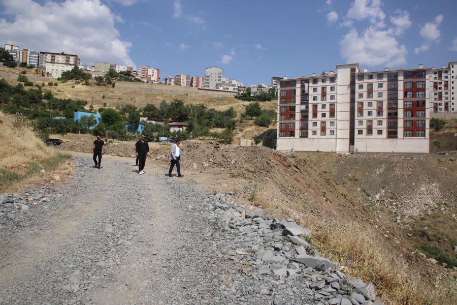 Başkan Yarka, Mezarlık Yolunda İncelemelerde Bulundu