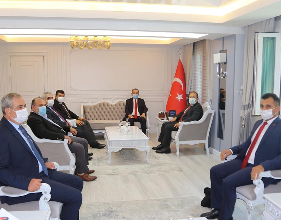 IKBY BÖLGE BAKANI AYDIN MARUF SELİM, VALİ ALİ HAMZA PEHLİVAN’I ZİYARET ETTİ