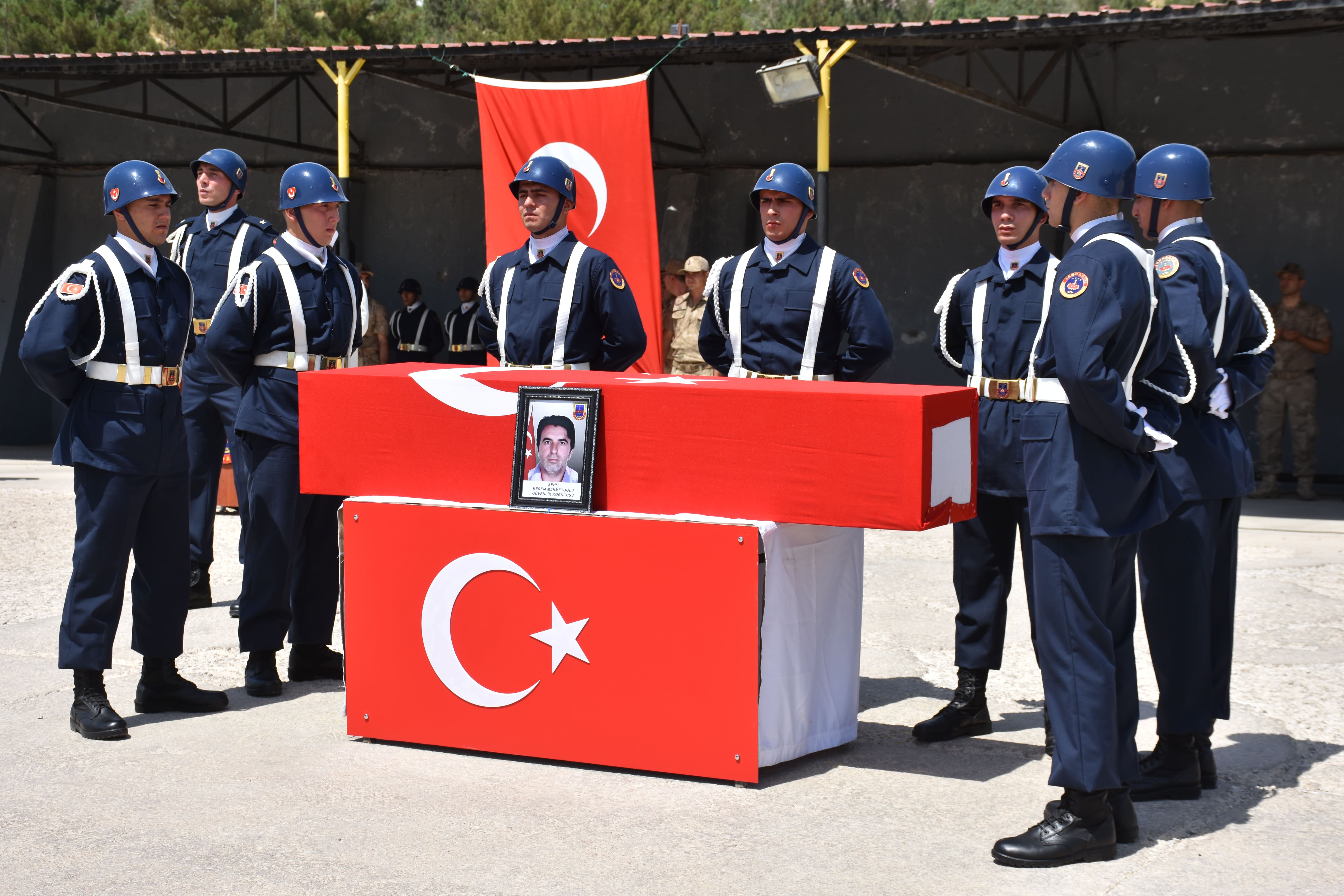 Şehit Güvenlik Korucusu için tören düzenlendi