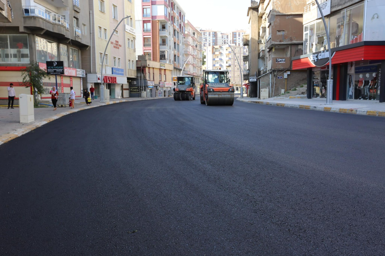 Şırnak'ta Belediyenin Asfalt Çalışmaları Sürüyor