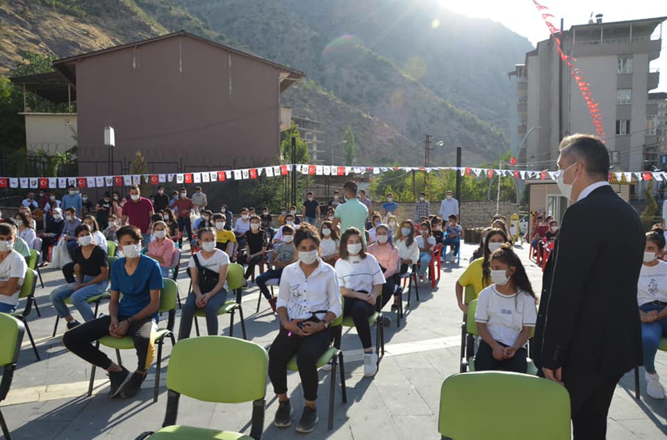 YETENEK SINAVLARINDA BAŞARILI OLAN ÖĞRENCİLERE ÖDÜL TÖRENİ DÜZENLENDİ