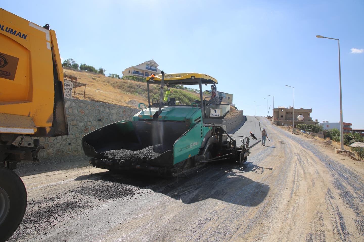 Şırnak’ta Asfalt Serim Çalışmaları Devam Ediyor